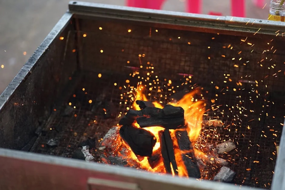 Charcoal Grill Smoker Buyer's Guide for Home Cooks