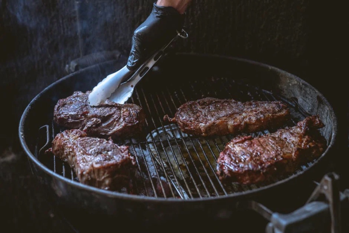 Kamado Style Ceramic Grill Buyer's Guide for Home Cooks