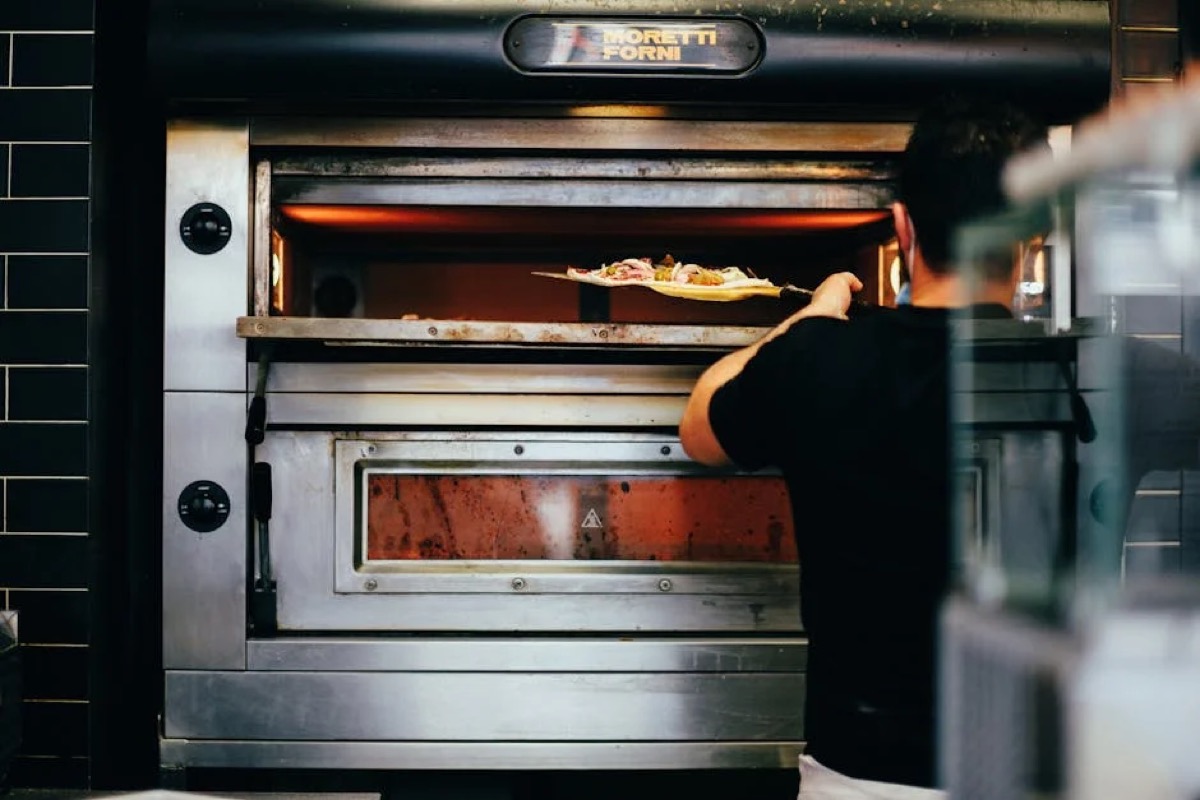 Outdoor Propane Pizza Oven Buyer's Guide for Home Cooks